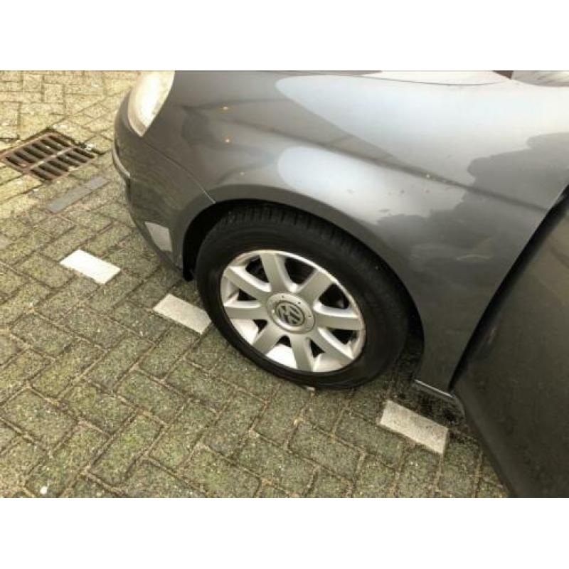 Volkswagen Jetta 1.6 FSI 85KW 2006 Grijs