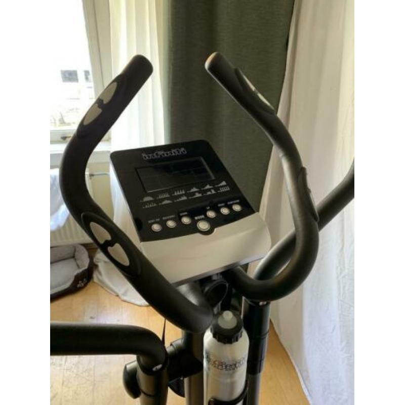 Mooie Infinity VG50B crosstrainer