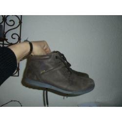 p78) taupe leer veter schoenen ECCO maat 40