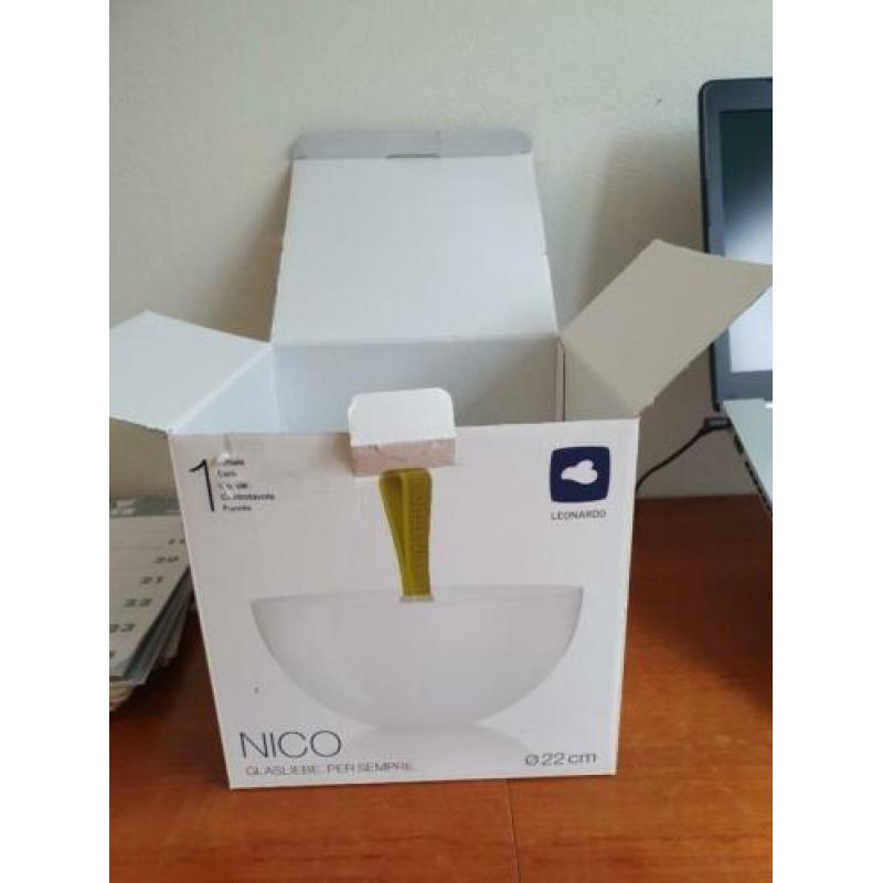 design snack schaal opaal glas NICO merk Leonardo
