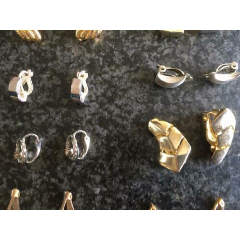 16 paar oorbellen clips + 1 paar knopjes