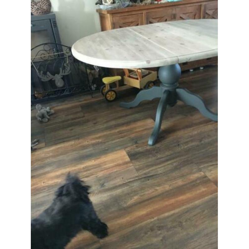 ronde uitschuiftafel uitschuifbare eettafel hoffz-stijl