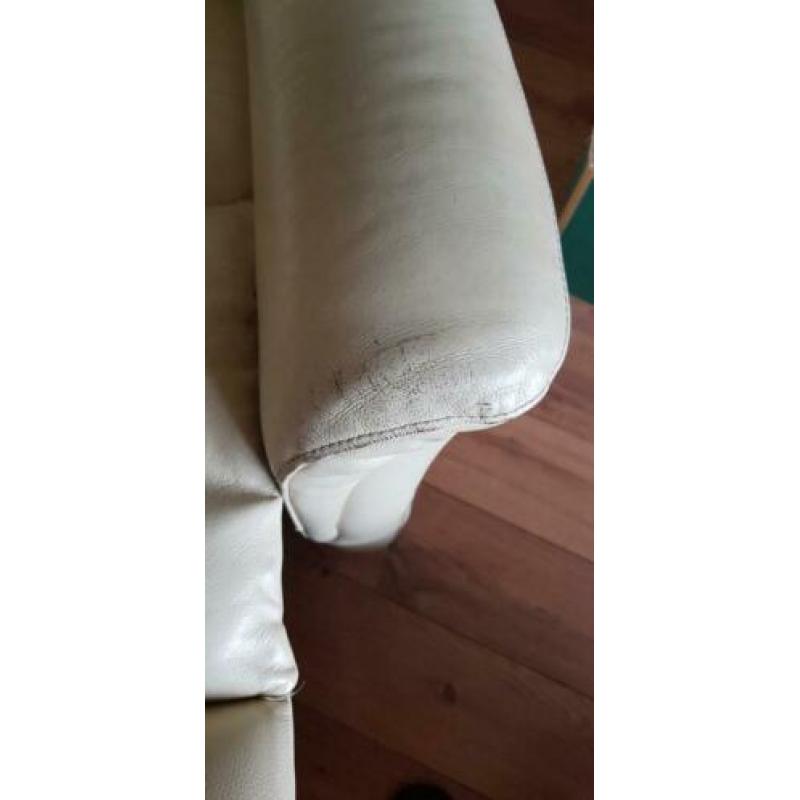 PROMINENT Sta op fauteuil. Leder. Sterk verlaagd in prijs.