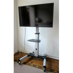 Iiyama Prolite 50 Inch Presentatiescherm met Equip standaard