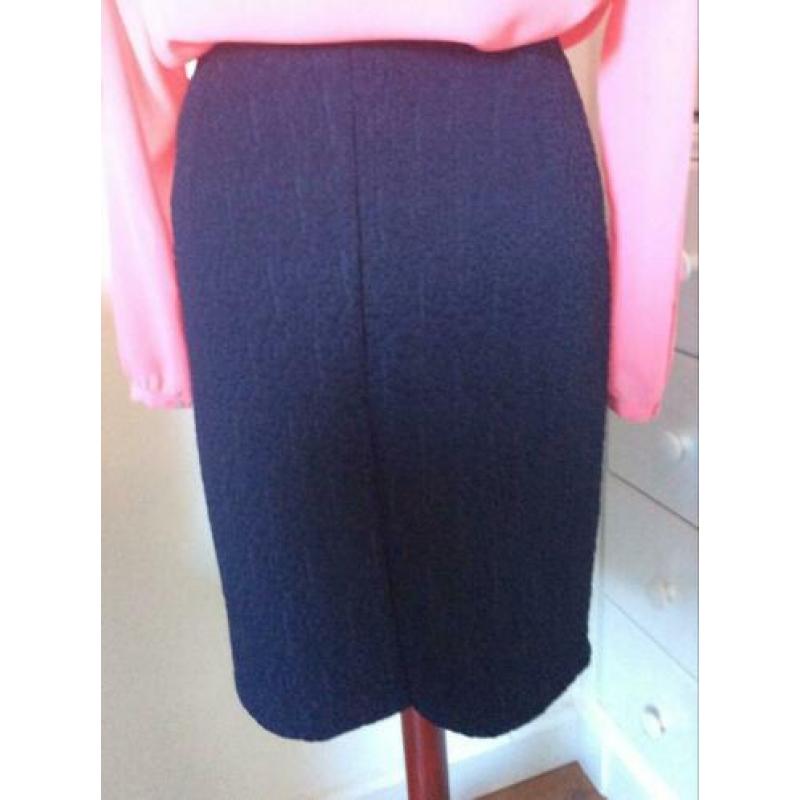 Zgan. Donkerblauw rokje Vila Joy maat S kantpatroon