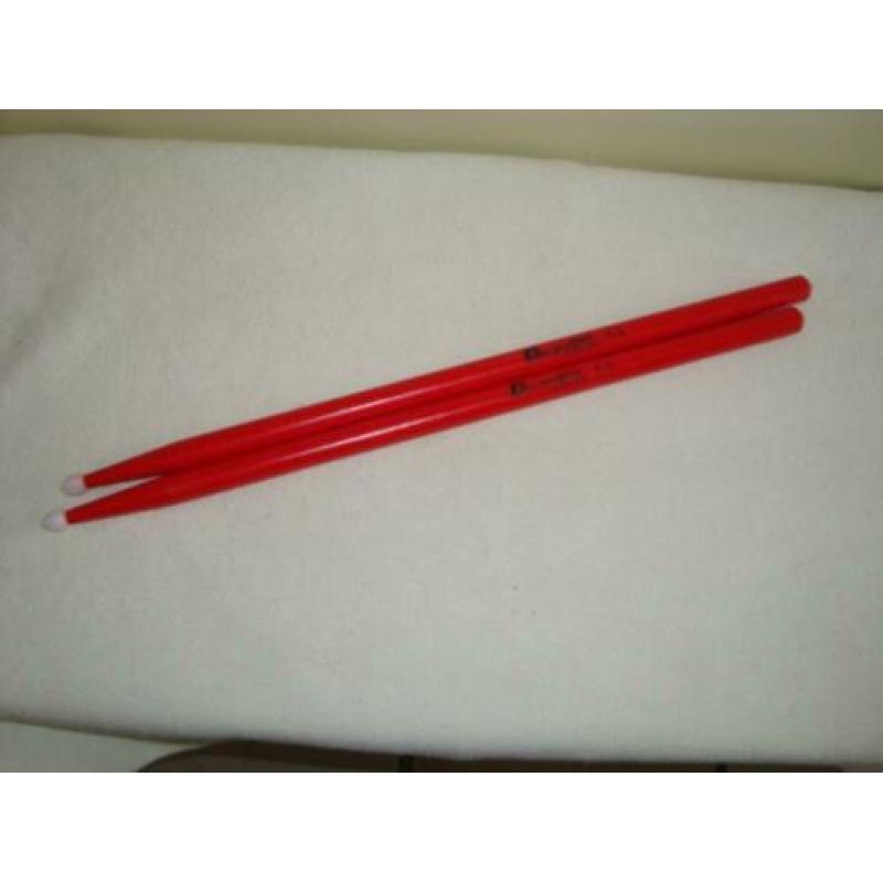 Dimavery DDS-5A esdoorn drumstokken, rood of zwart (nieuw)