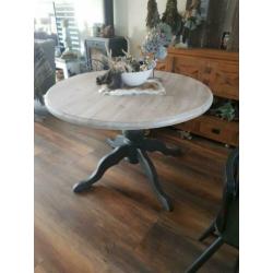 ronde uitschuiftafel uitschuifbare eettafel hoffz-stijl