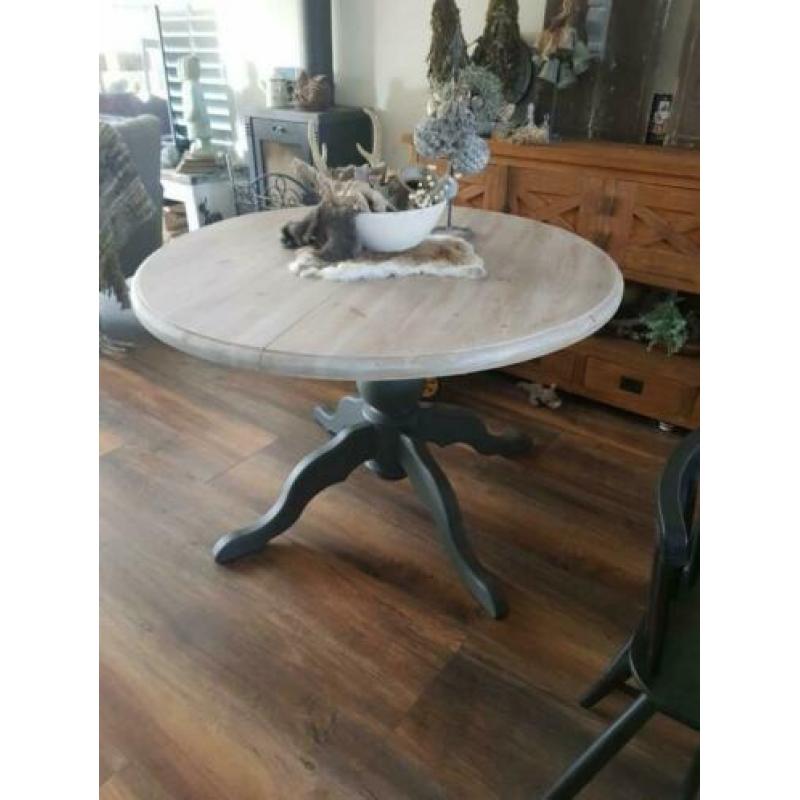 ronde uitschuiftafel uitschuifbare eettafel hoffz-stijl