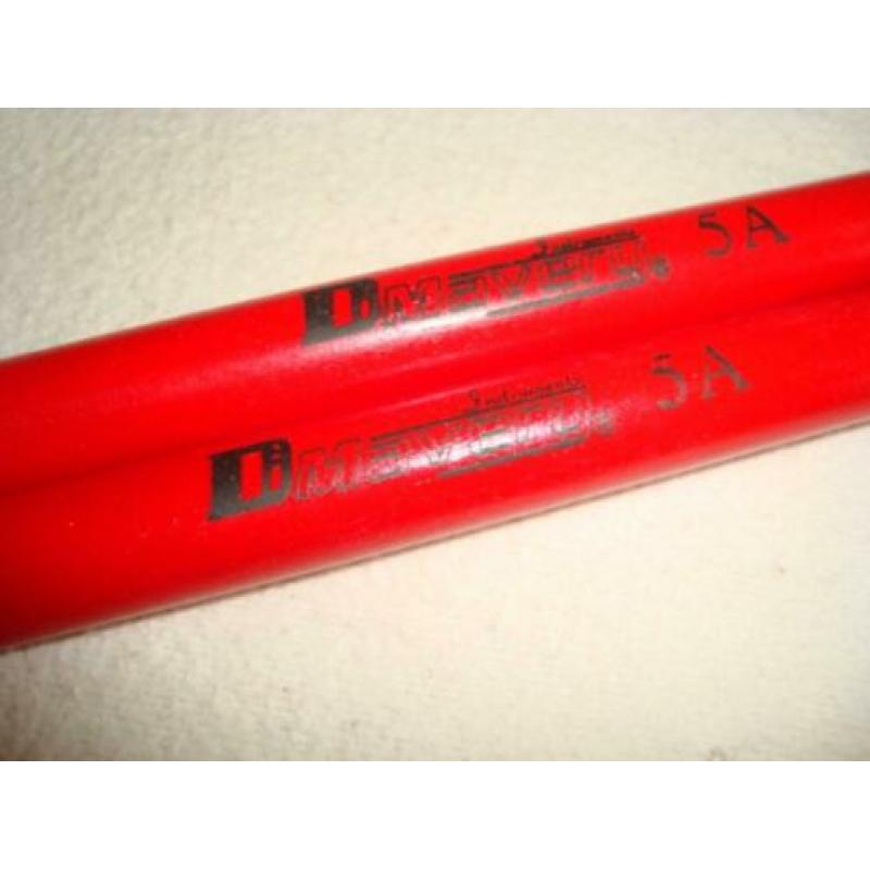 Dimavery DDS-5A esdoorn drumstokken, rood of zwart (nieuw)