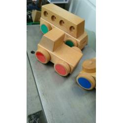 Houten auto's 3 stuks