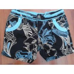Korte broek van brunotti maat 152