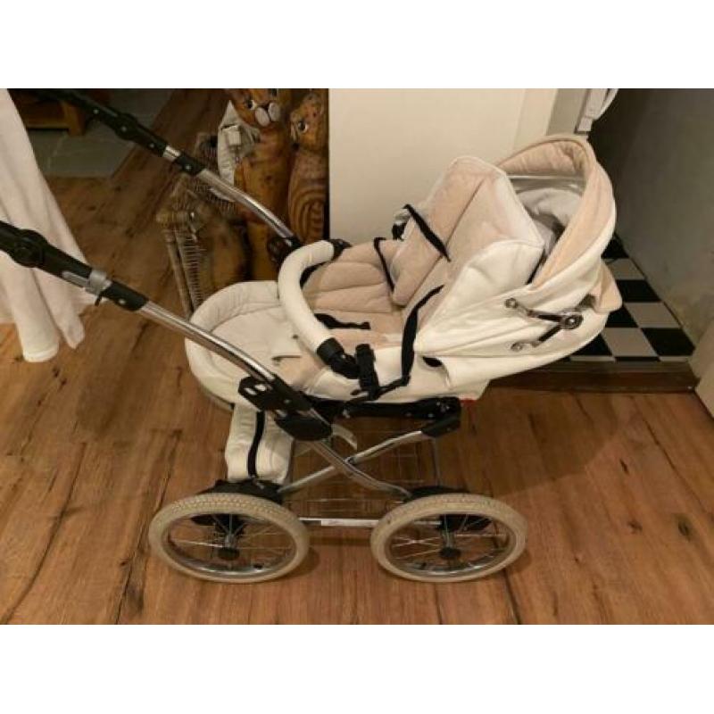 Retro style kinderwagen wit leer