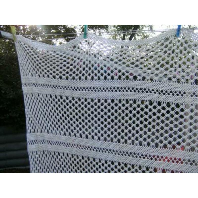 sprei of tafelkleed wit hand gehaakt katoen