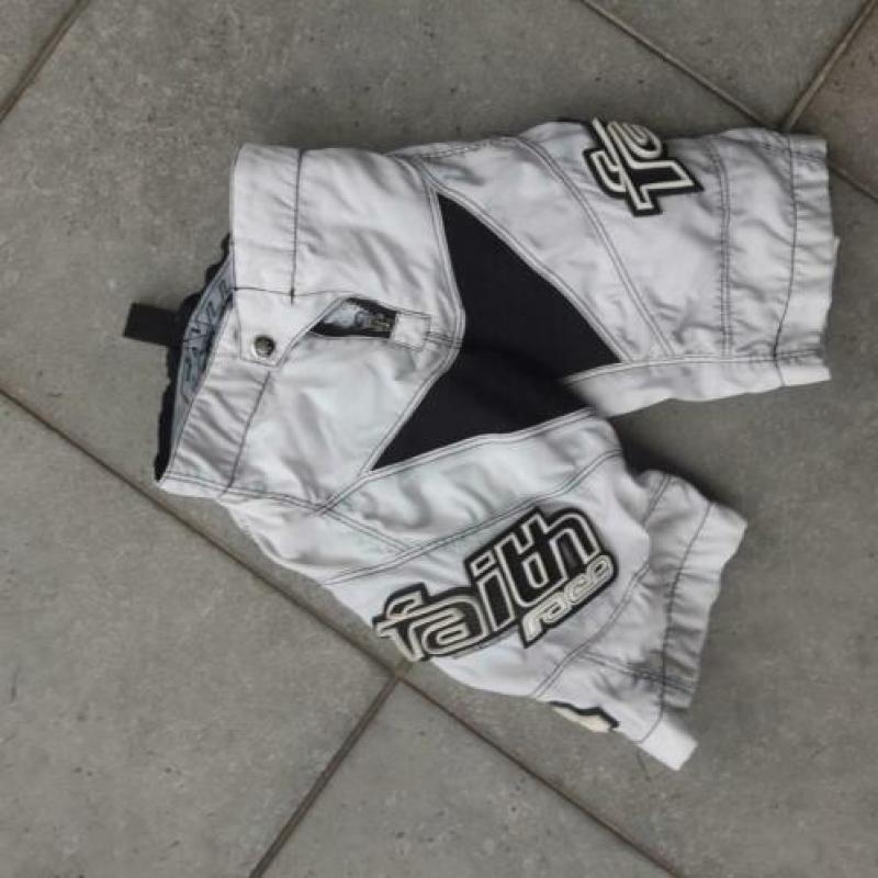 BMX Faith korte broek maat youth 24