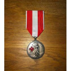 Zilveren Rode Kruis medaille.