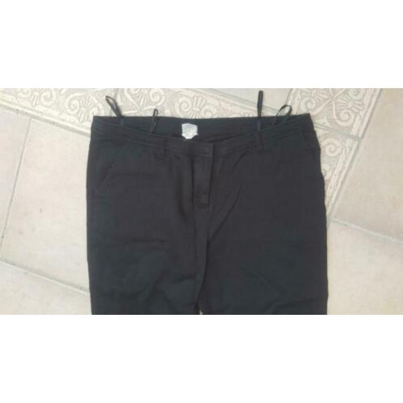 Zwarte broek maat 42