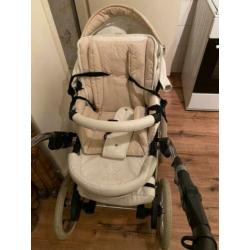 Retro style kinderwagen wit leer