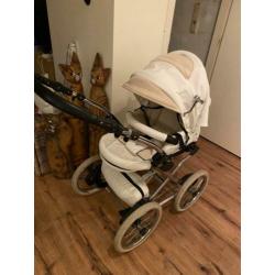 Retro style kinderwagen wit leer