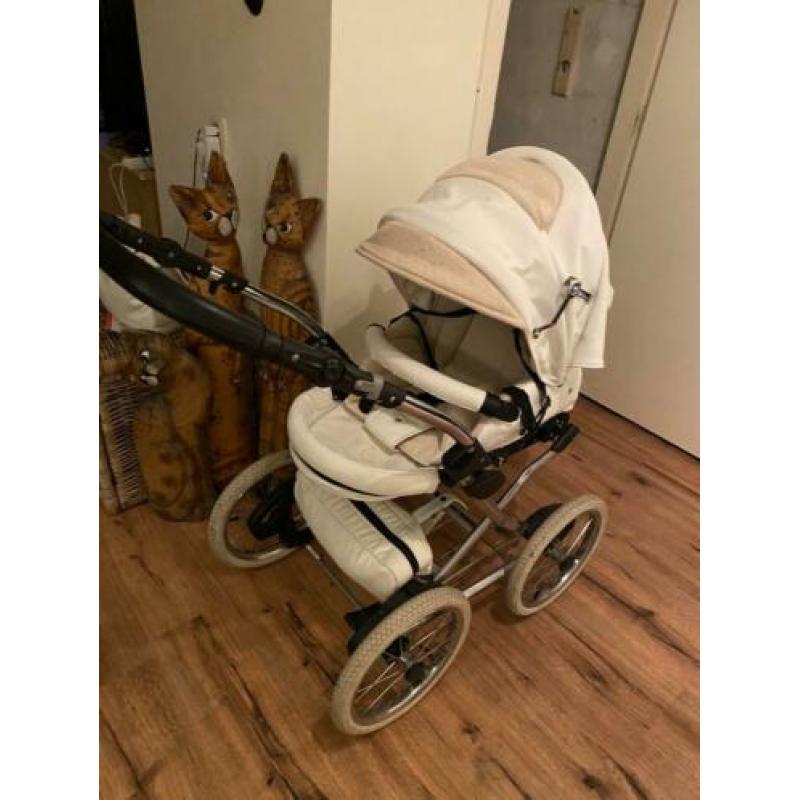 Retro style kinderwagen wit leer