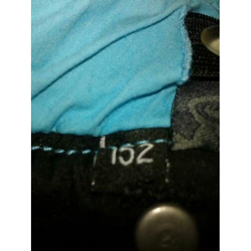 Korte broek van brunotti maat 152