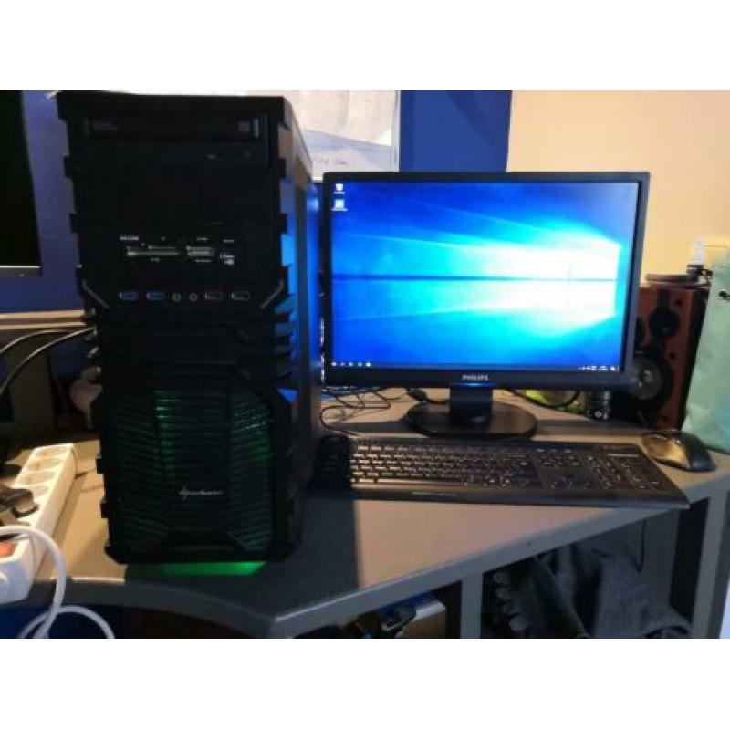 Game pc met beeldscherm, toetsenbord, muis en 2.1 speakerset