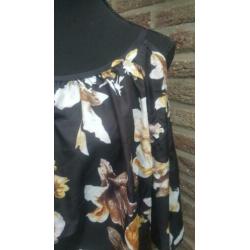 Bloemen top/blouse open schouders maat 5xl
