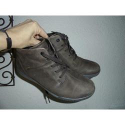 p78) taupe leer veter schoenen ECCO maat 40