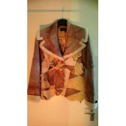 Dp jeans 64%acriel,32%polyester, 4% wol maat 42 prachtig jas