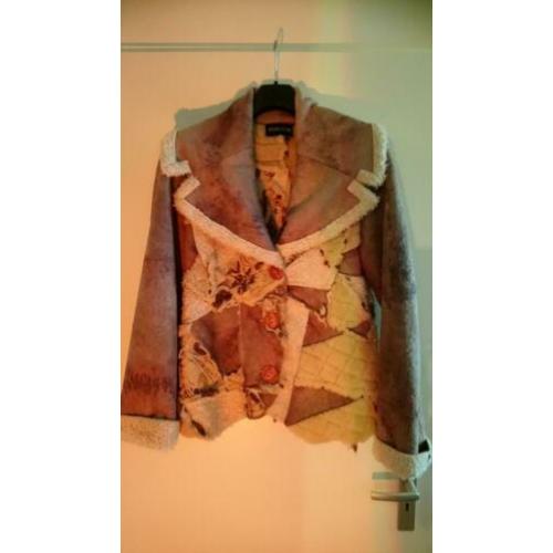 Dp jeans 64%acriel,32%polyester, 4% wol maat 42 prachtig jas