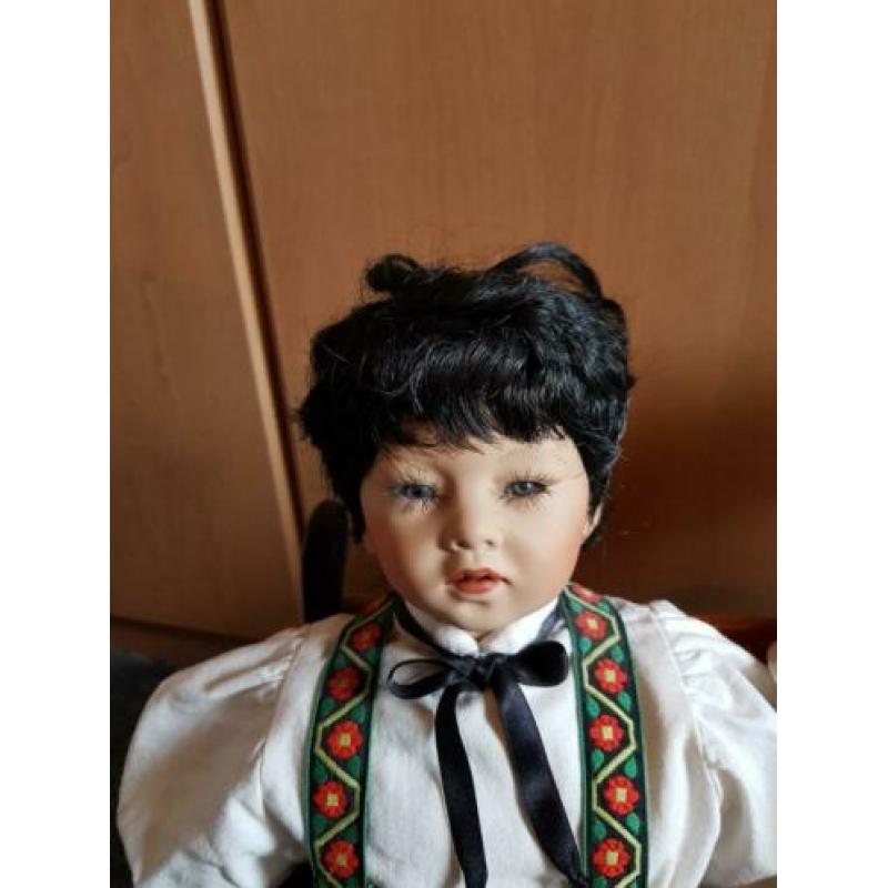 Pop van porselein, Porseleinen pop, Sier poppen