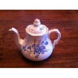Regout koffie/theeservies decor 3 vlindertjes en goudluster