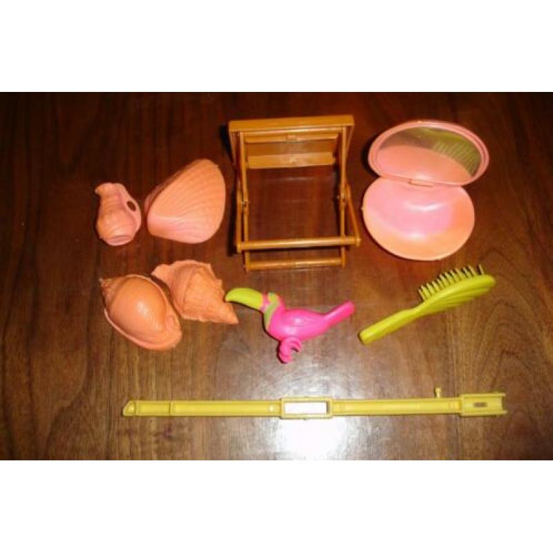 Barbie onderdelen van de vintage island fun tiki hut 1987!