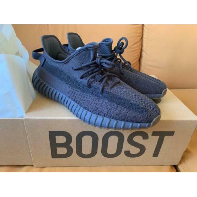 Yeezy 350 boost v2 cinder maat 46