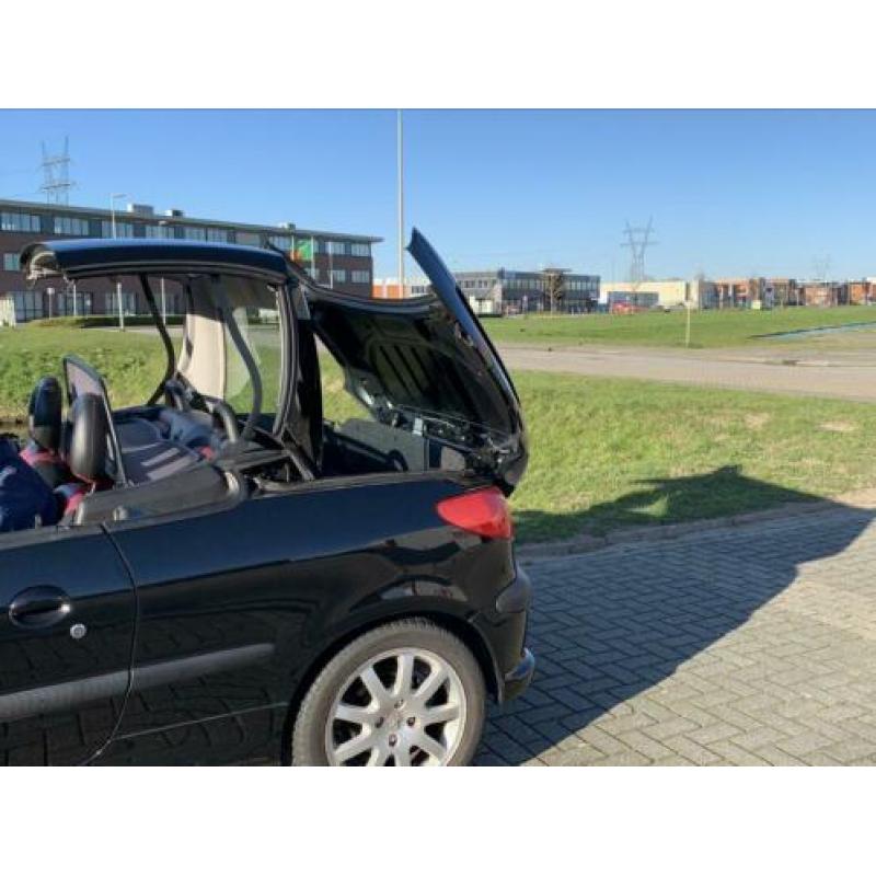 Peugeot 206 1.6 16V CC 2003 Zwart