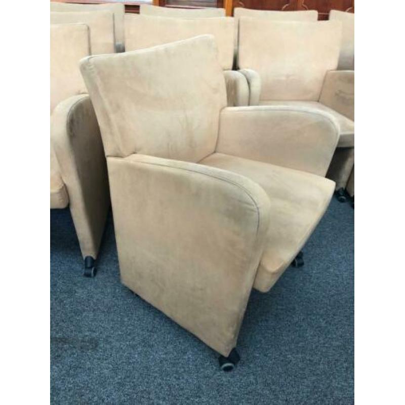 Fauteuil beige Suedine / Alcantara op wielen KSB Breda FL003