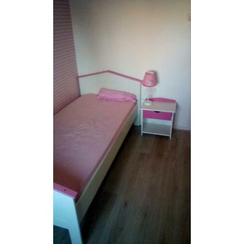 Wit roze slaapkamer set:bed,kledingkast, nachtkastje