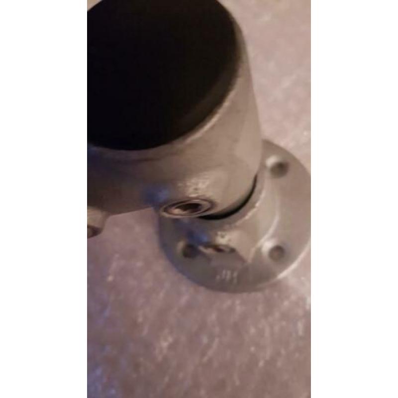 WC rolhouder steigerbuizen