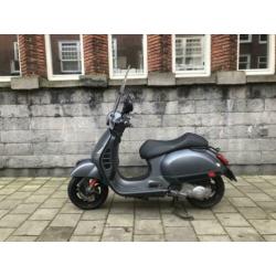 Vespa GTS 300 Titanio Matgrijs 10-2016 alle accenten + Remus