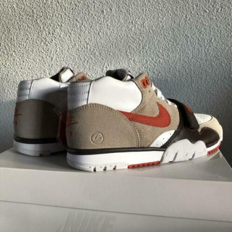 Nike trainer fragment design Chino maat 40