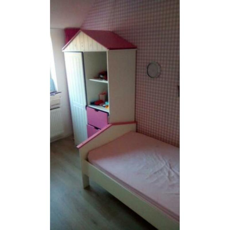 Wit roze slaapkamer set:bed,kledingkast, nachtkastje