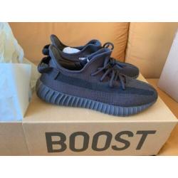 Yeezy 350 boost v2 cinder maat 46