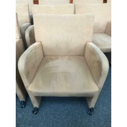 Fauteuil beige Suedine / Alcantara op wielen KSB Breda FL003