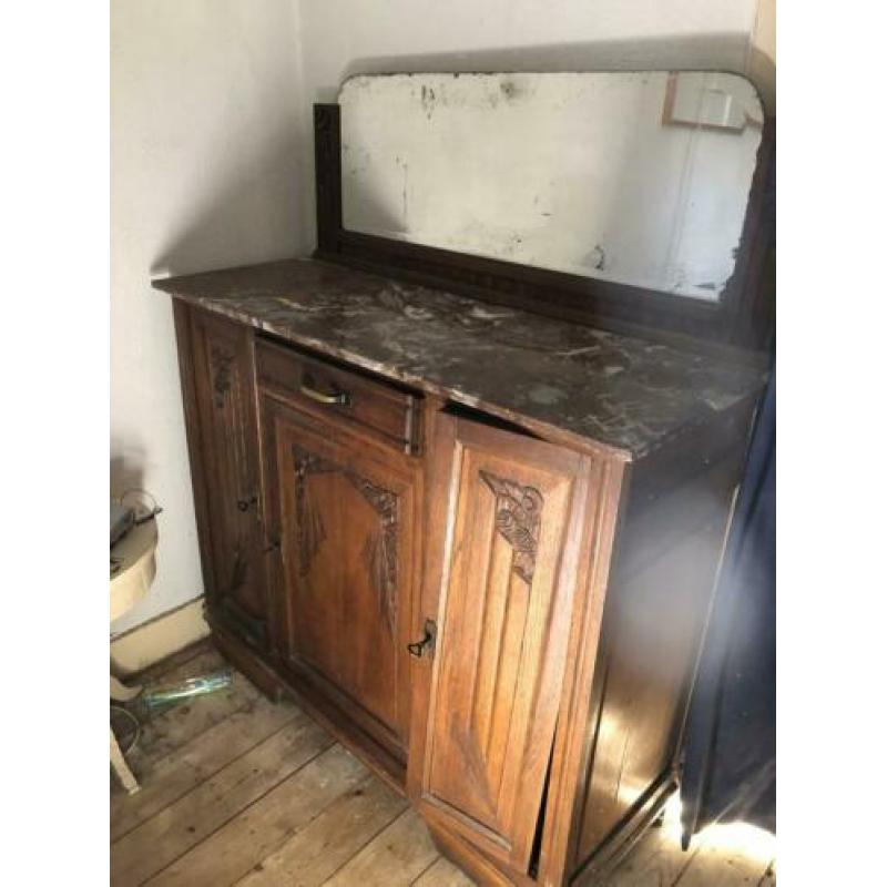 Dressoir met marmeren blad, uit Frankrijk. Verhuizing zsm
