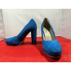 Bloed mooie blauw suede Tamaris pumps op hoge hak, mt 38