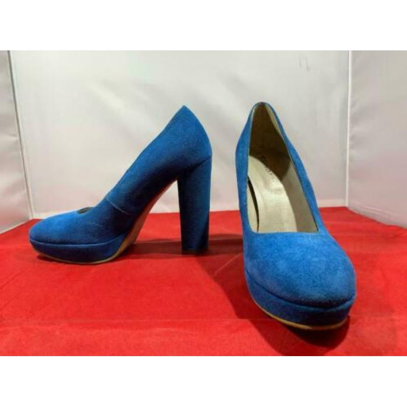 Bloed mooie blauw suede Tamaris pumps op hoge hak, mt 38