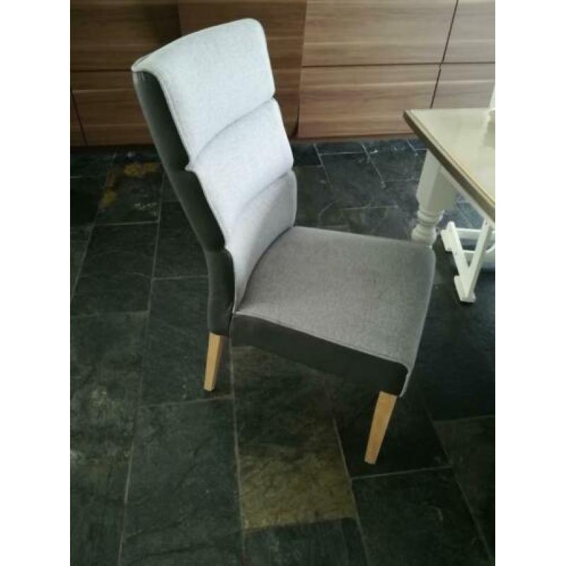 Eetkamerstoelen,, 6st,,. Grijs. Gekocht bij H&H.