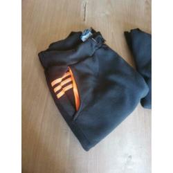 Adidas joggingpak of sportpak maat XL €15