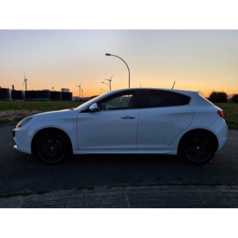 Alfa Romeo Giulietta 1.4 Turbo Multi AIR 2010 Wit 170PK