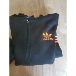 Adidas joggingpak of sportpak maat XL €15