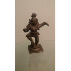 Mooie kleine bronzen sculptuur van een Indiase danseres.